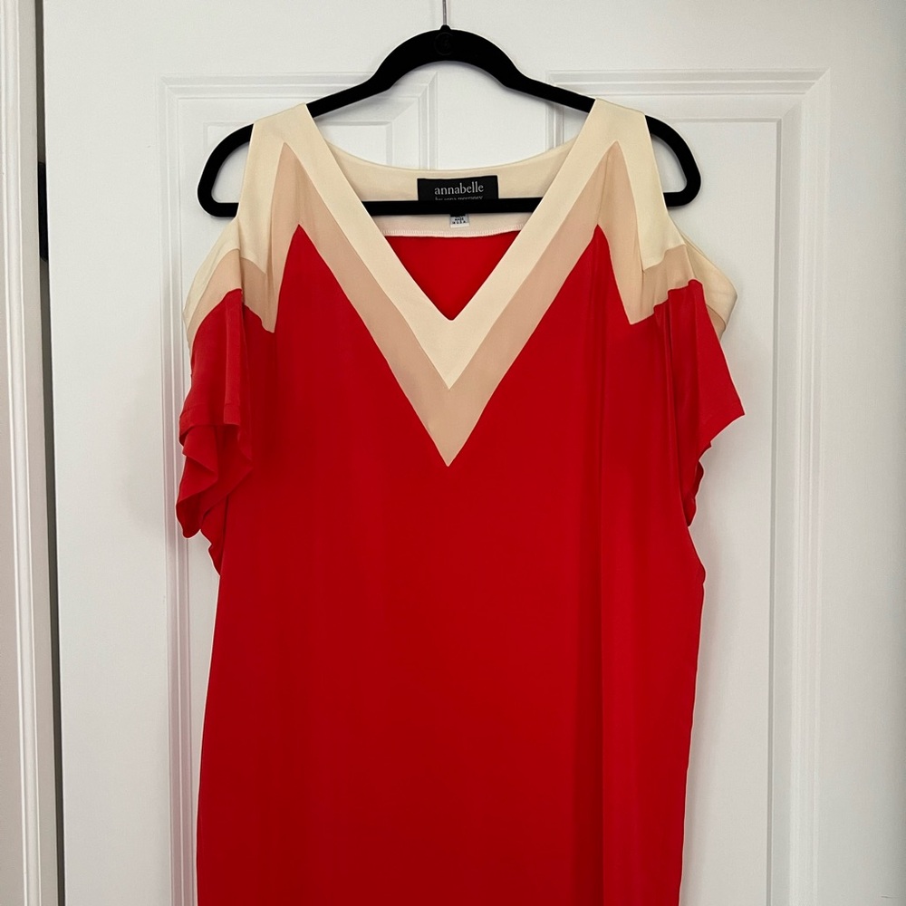 Annabelle silk chevron keyhole shoulder sleeve mini dress M.